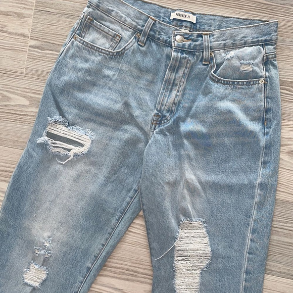 🌟 Forever 21 Distressed High-Rise Button Fly Jeans – Size 28 🌟 - Picture 3 of 6